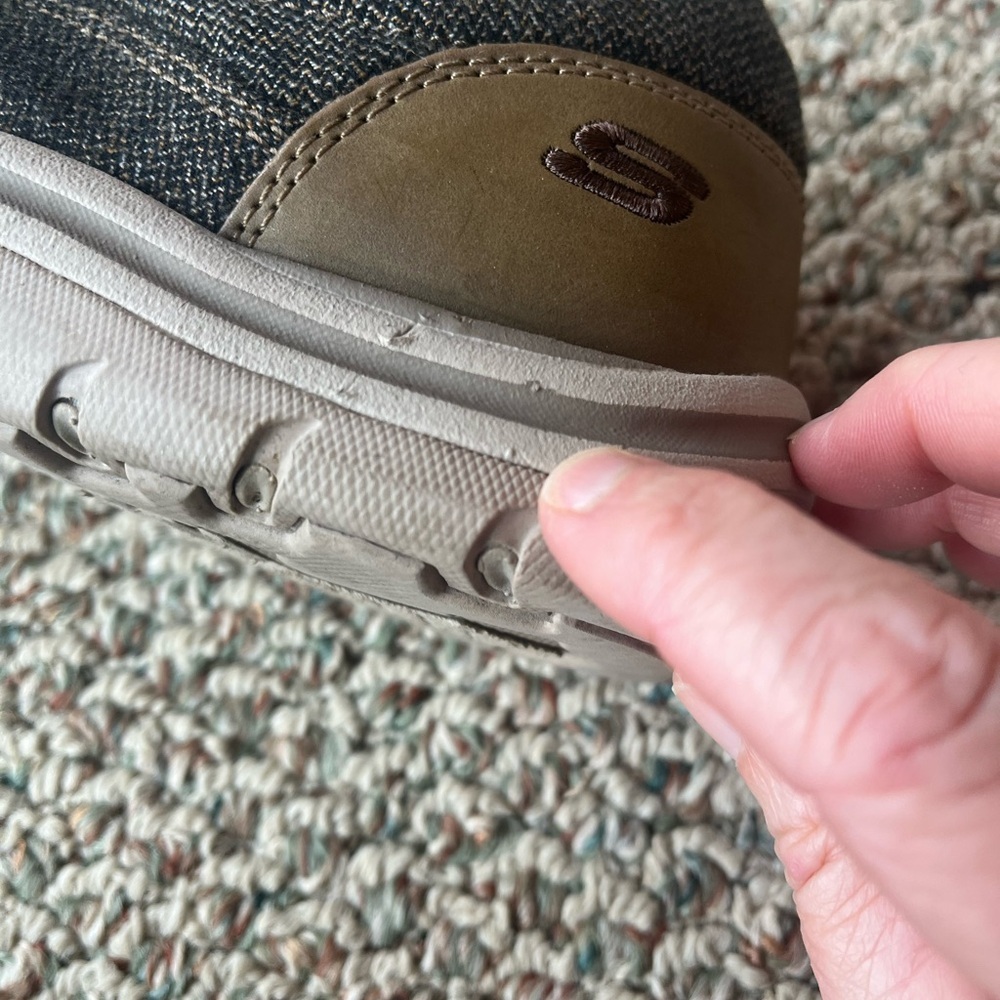 Skechers Relaxed Fit Memory Foam Slip On Shoes Sneaker Size 9 Black Tan Casual - Picture 11 of 11